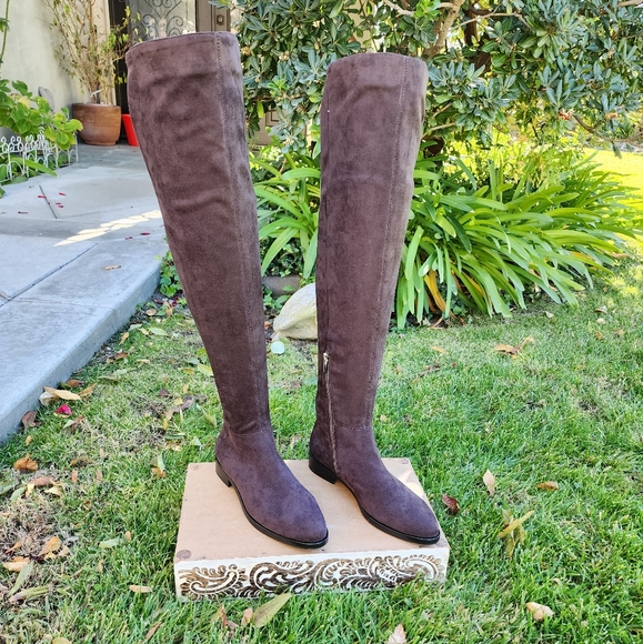 Classy Chic Fitted Vince Camuto Slate Gray Boots - Picture 6 of 8